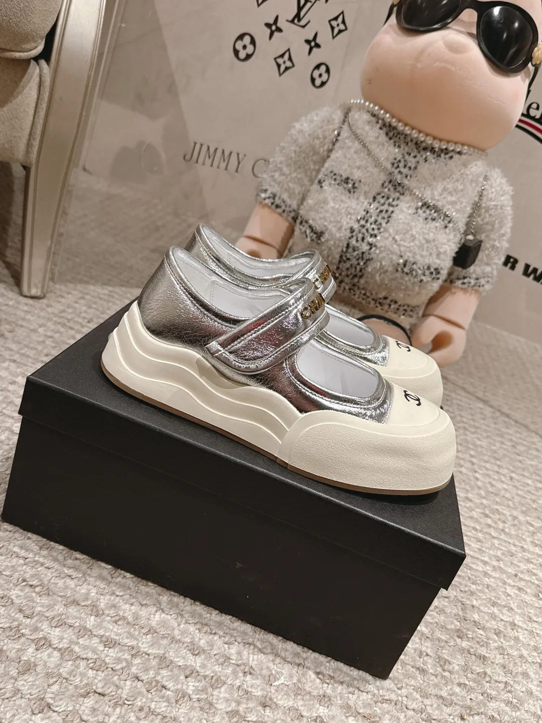 👟👟Ex-factory price 600👟👟 Chanel 25k new counter shoes, ceiling top quality [proud] This shoe is really a lucky star for small people, thick sole 5cm, more refined, rhombus, slim legs, the key is very comfortable upper foot: imported cowhide, lining: leather lining, outsole: genuine molded TPU outsole ~ 5cm heel height Size: 35-40 (41 made to order, non-refundable)